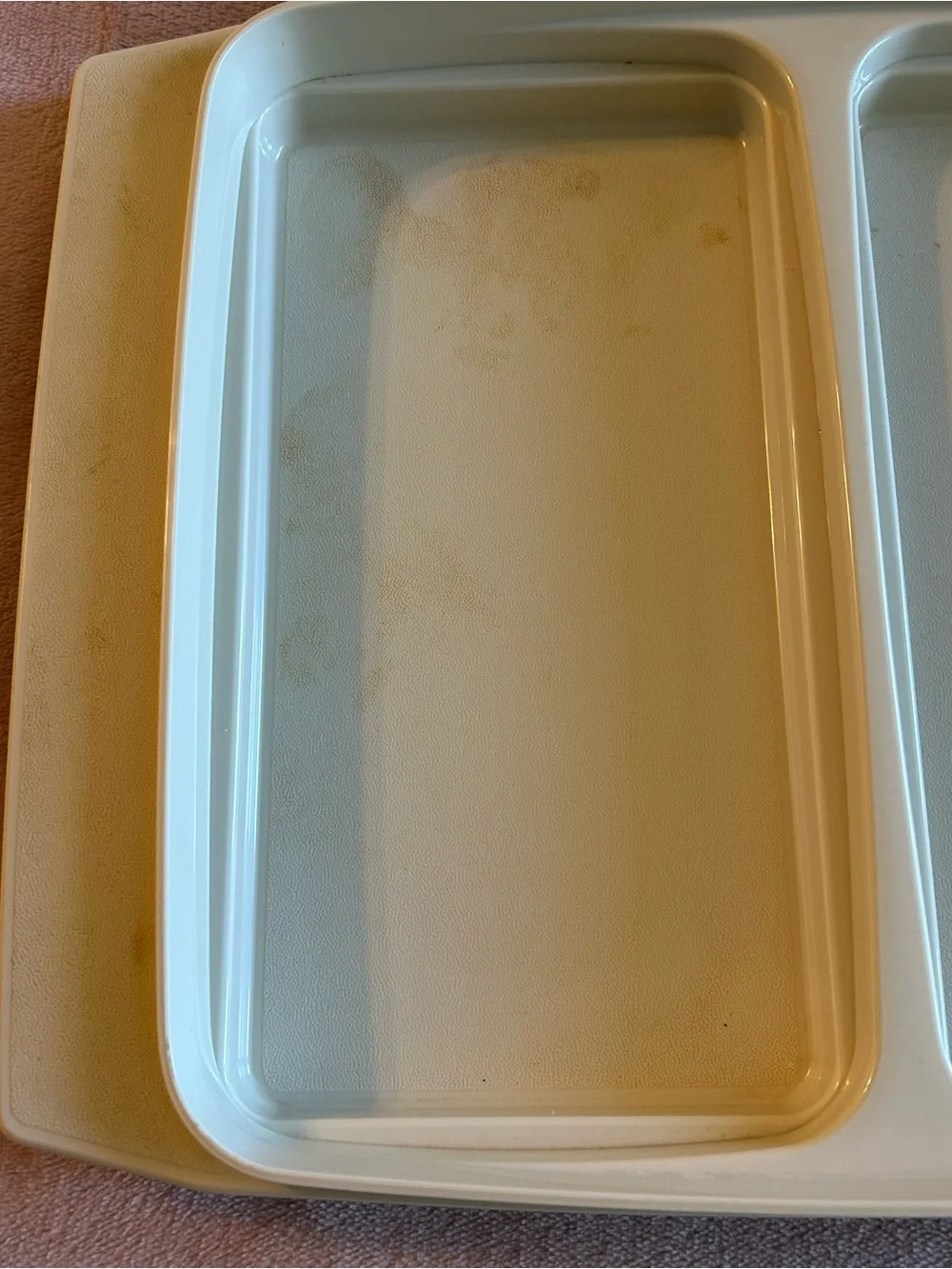 Tupperware vintage deviled egg carrier with snap on lid 723-3 made in USA